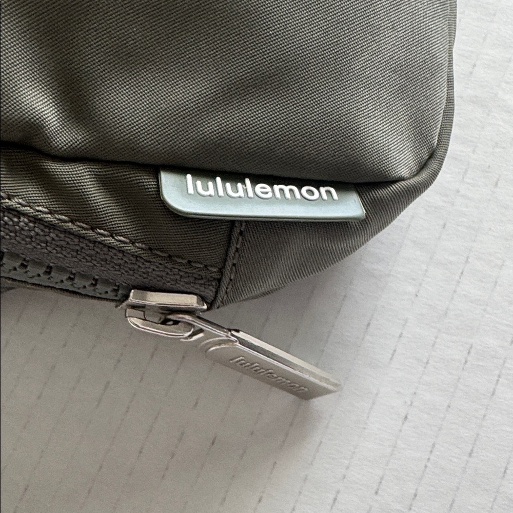 lululemon athletica Green Gray Nylon Crossbody Belt Bag 1 liter - Picture 4 of 10